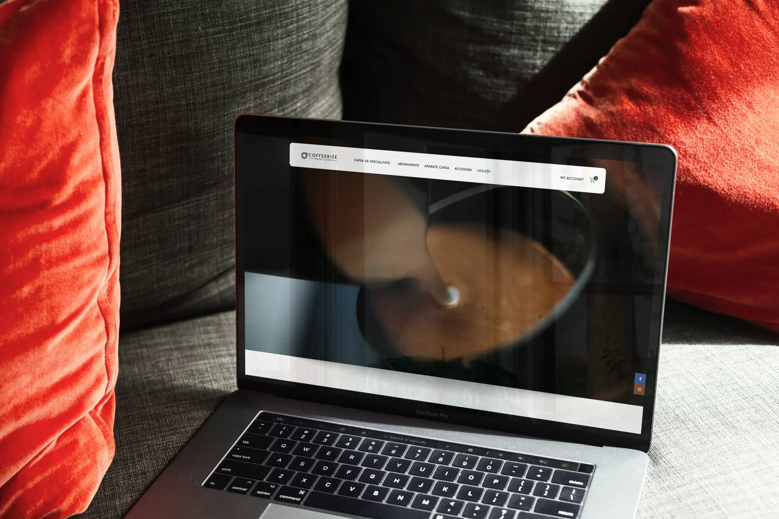 6741eeabb6181d13f3ddfd82_65c5edd6765b7b309dffc78d_coffee-laptop